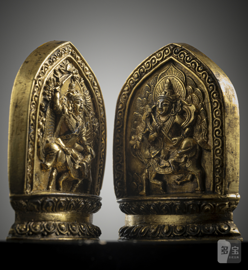 TWO FINE AND RARE GILT-BRONZE AMULETS - 图5